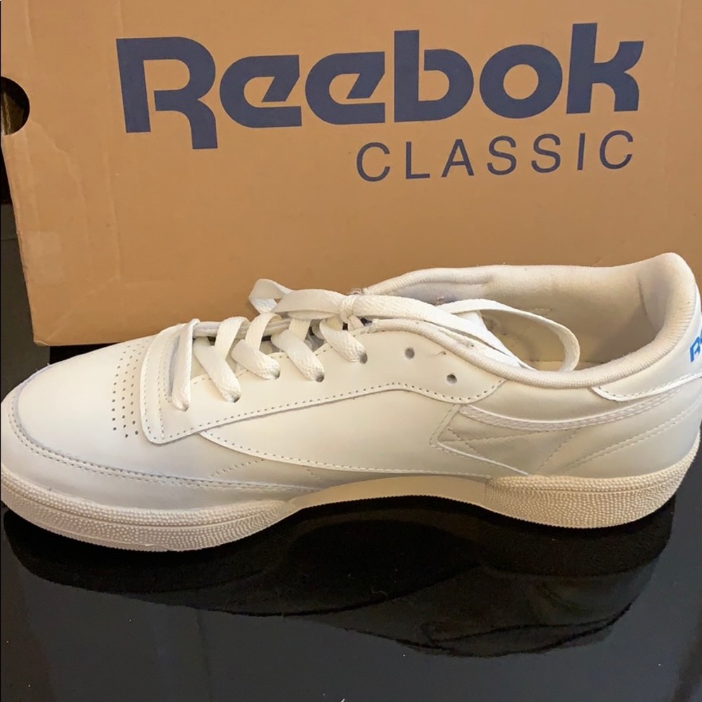 Reebok Classic - Picture 3 of 6